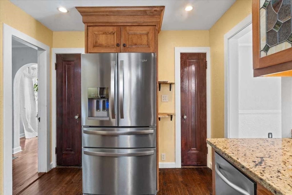 860 Pleasant Street Worcester, MA 01602 - Photo 19 of 32