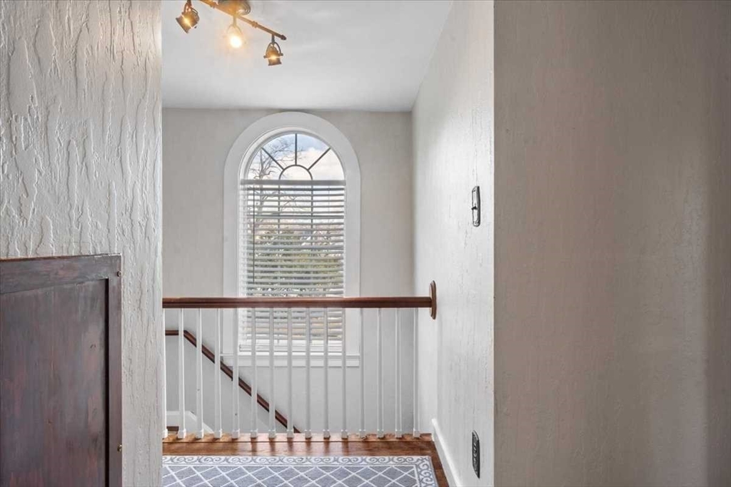 860 Pleasant Street Worcester, MA 01602 - Photo 20 of 32