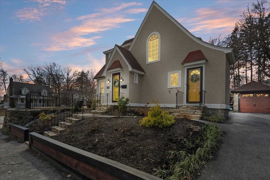 860 Pleasant Street Worcester, MA 01602 - Photo 2 of 32