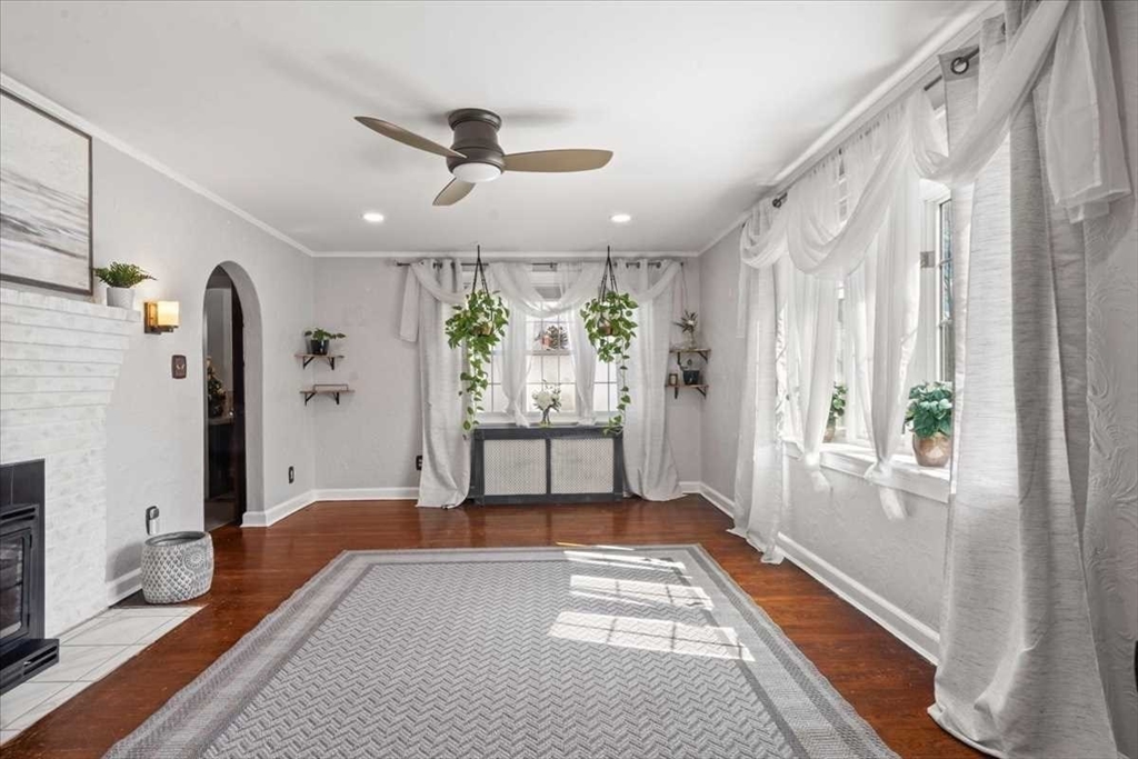 860 Pleasant Street Worcester, MA 01602 - Photo 5 of 32