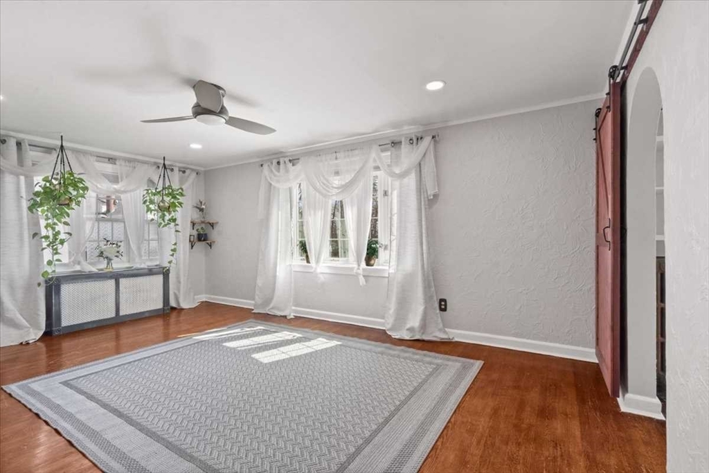 860 Pleasant Street Worcester, MA 01602 - Photo 8 of 32