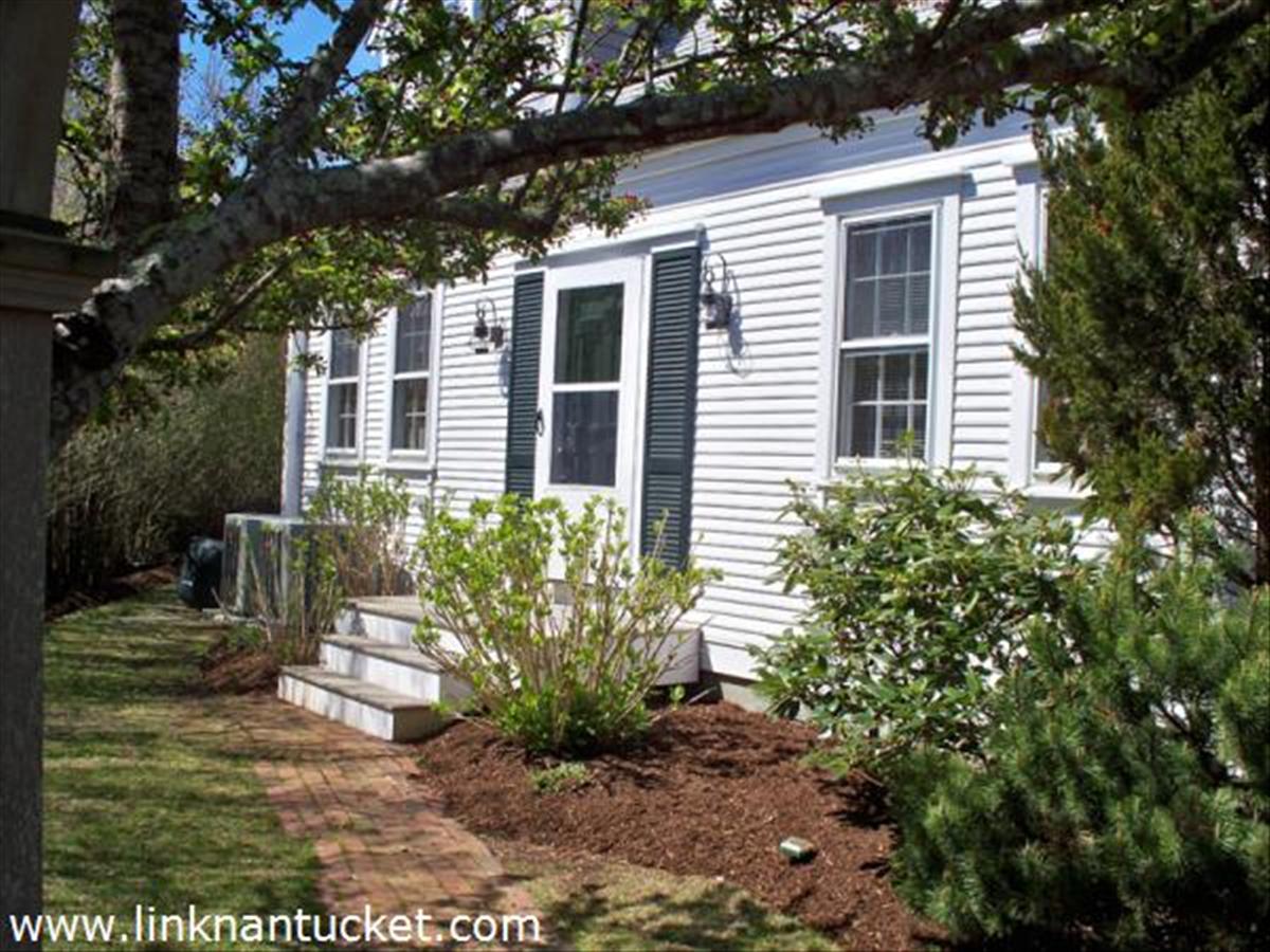 16 Pilgrim Road Nantucket, MA 02554 - Photo 5 of 26 Gallery Image 5