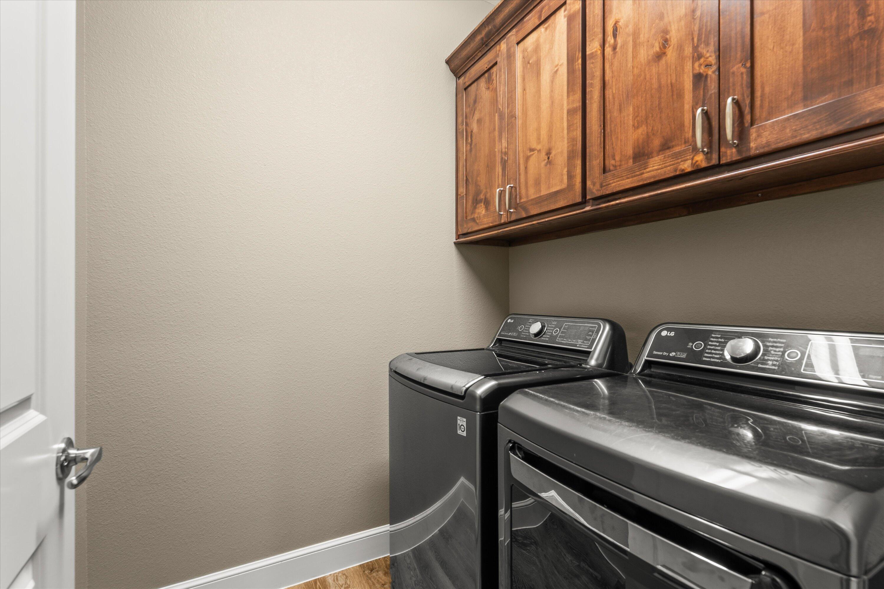 7033 101st Street Lubbock, TX 79424 - Photo 30 of 38 a close view of sink