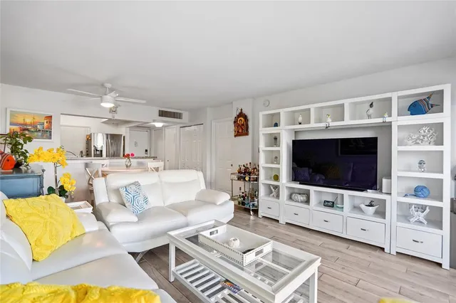 $235,900 | 801 South Federal Highway, Unit 305, Pompano Beach, FL 33062