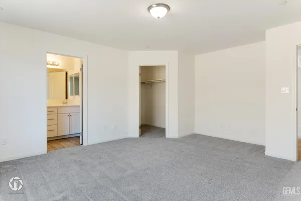 an empty room with an entryway