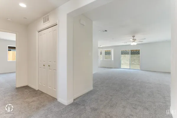 a view of livingroom with furniture and entryway