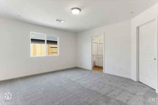 an empty room with closet