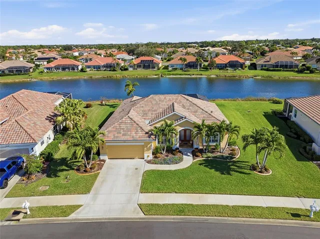$600,000 | 677 Lakescene Drive, Venice, FL 34293