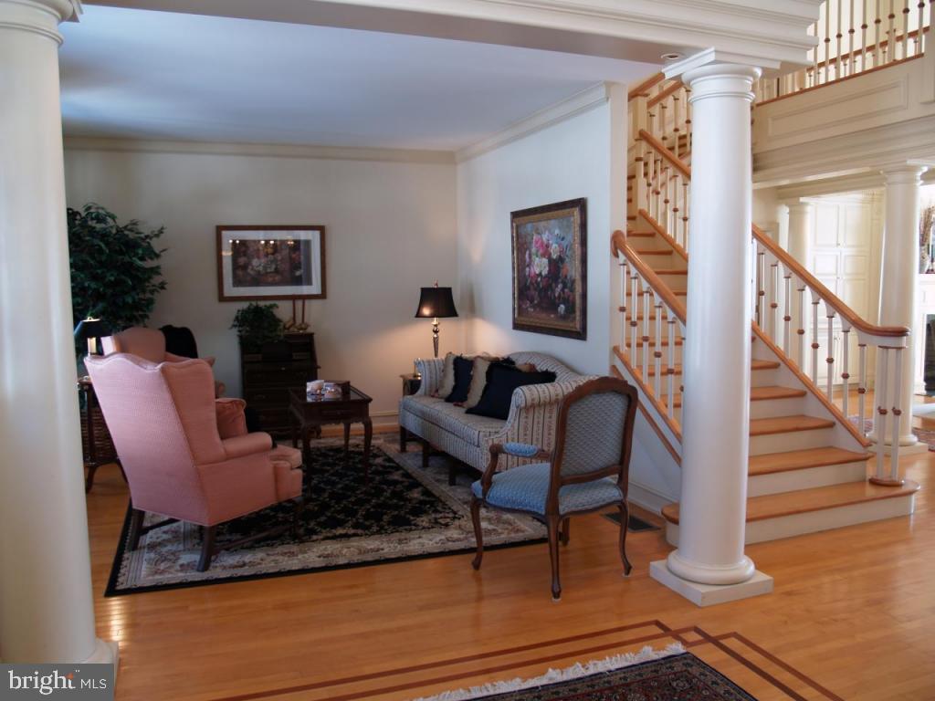 38 Oakhill Drive Lititz, PA 17543 - Photo 34 of 37 a living room with furniture and a rug
