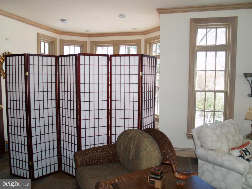 38 Oakhill Drive Lititz, PA 17543 - Photo 37 of 37 a living room with a couch