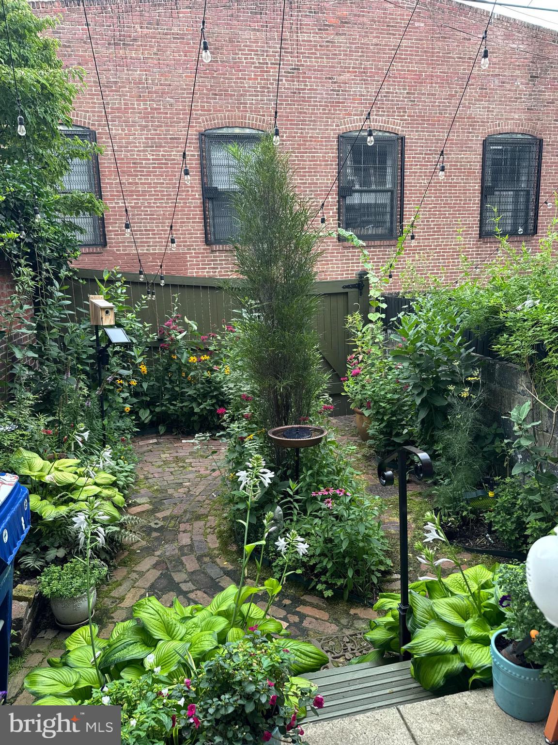 208 East Eager Street Baltimore, MD 21202 - Photo 27 of 31 a garden view with a seating space