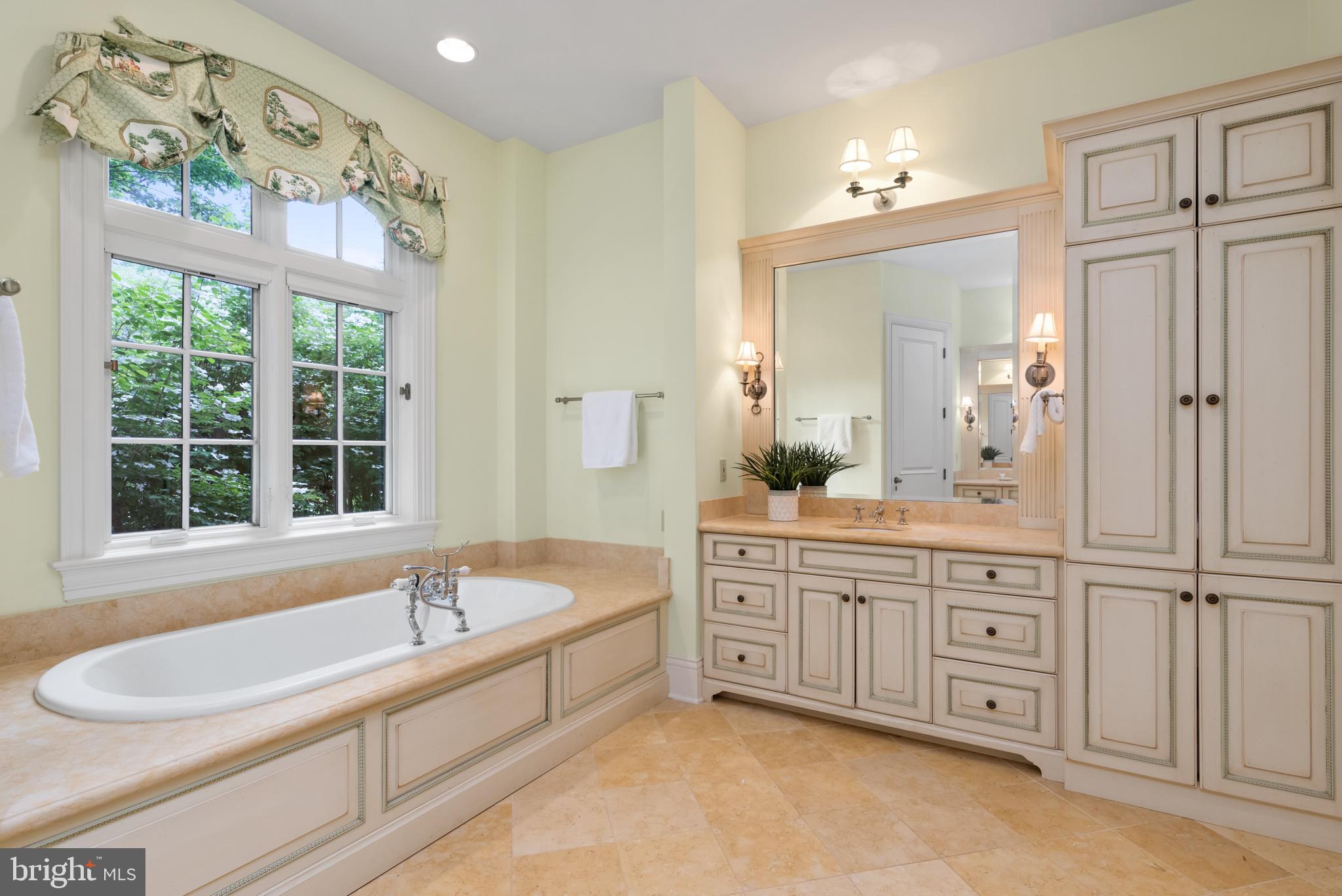 938 Old County Road Severna Park, MD 21146 - Photo 28 of 77 En suite bathroom for Bedroom 1