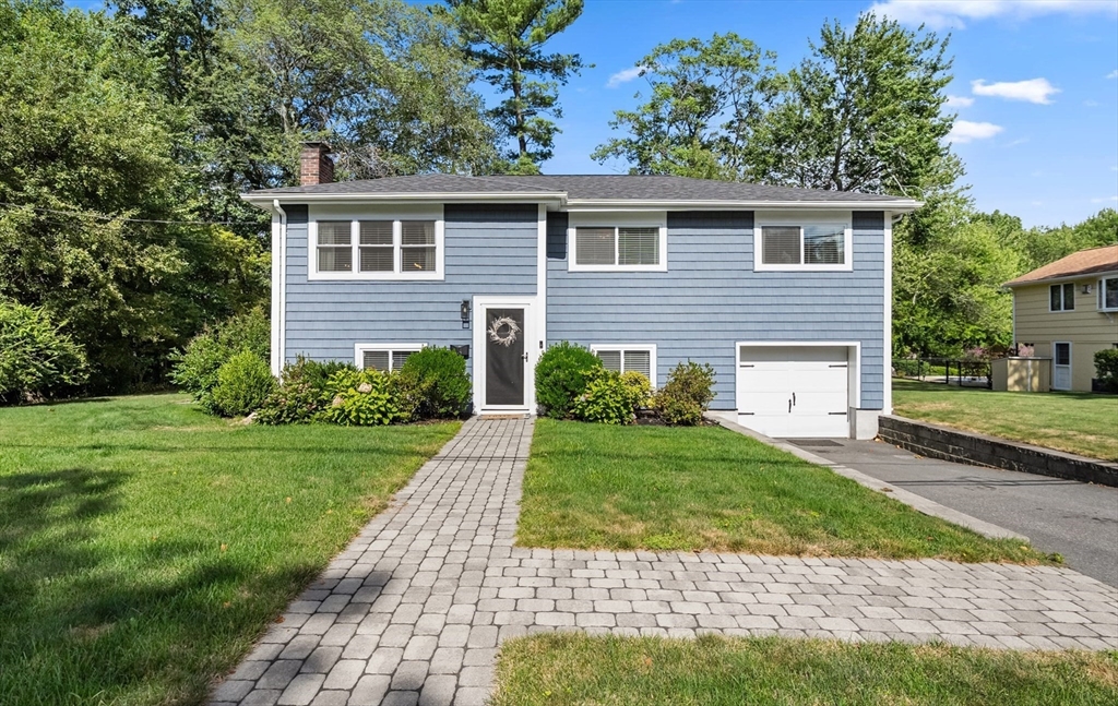 14 Carpenter Road Lynnfield, MA 01940 - Photo 1 of 38 Gallery Image 1