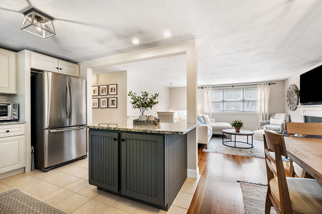 14 Carpenter Road Lynnfield, MA 01940 - Photo 11 of 38 Gallery Image 11