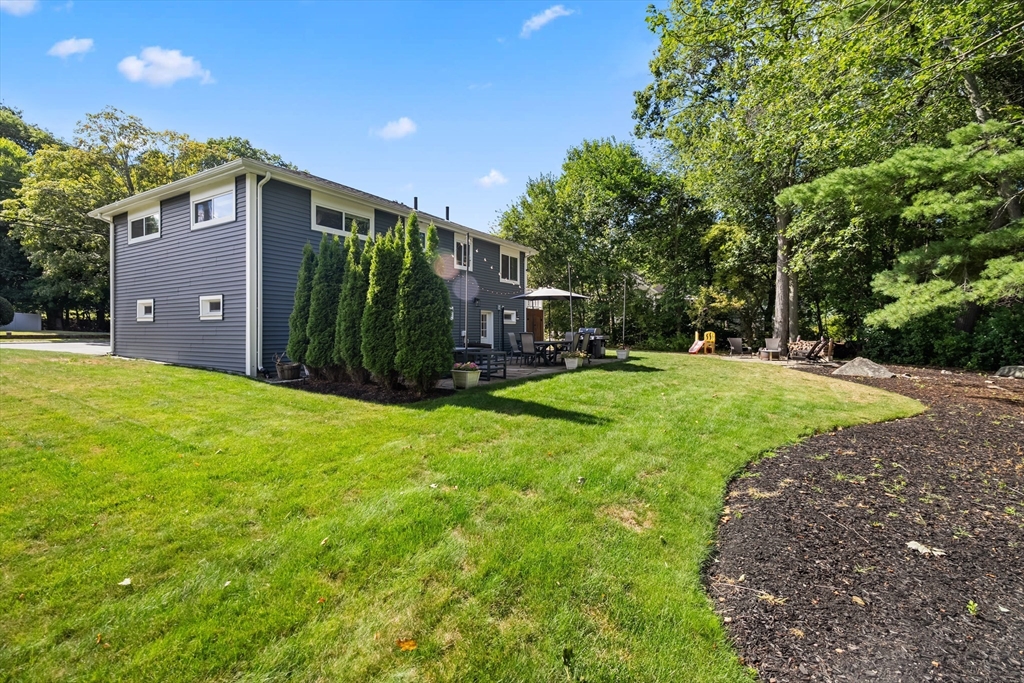 14 Carpenter Road Lynnfield, MA 01940 - Photo 37 of 38 Gallery Image 37