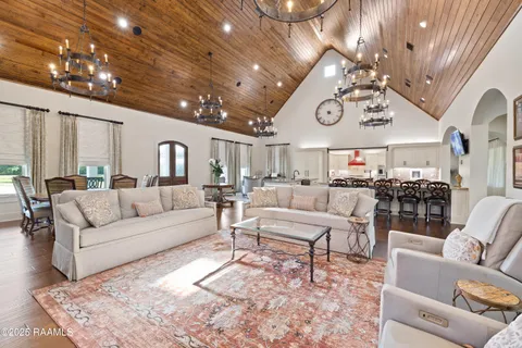 $4,400,000 | 235 North Fieldspan Road, Scott, LA 70583