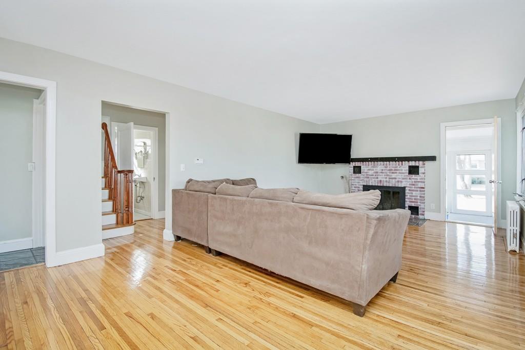 93 Bay State Road Chicopee, MA 01020 - Photo 8 of 26 Gallery Image 8