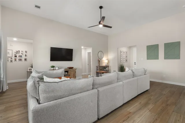 $3,350 | 13709 Gaff Rig Drive, Texas City, TX 77510