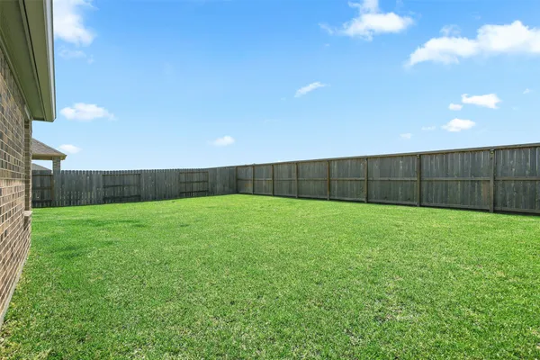 a view of an outdoor space and a backyard