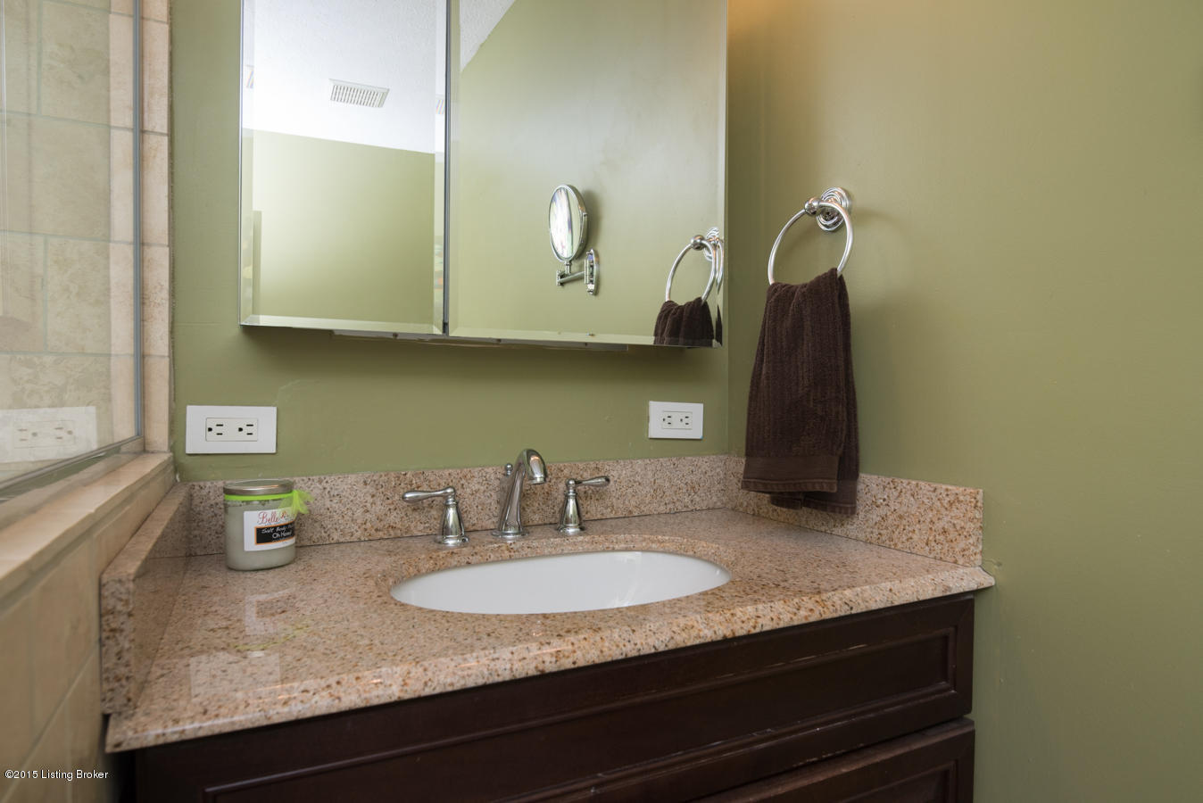 3072 University Road Louisville, KY 40206 - Photo 9 of 45 Marble top vanity in master bath