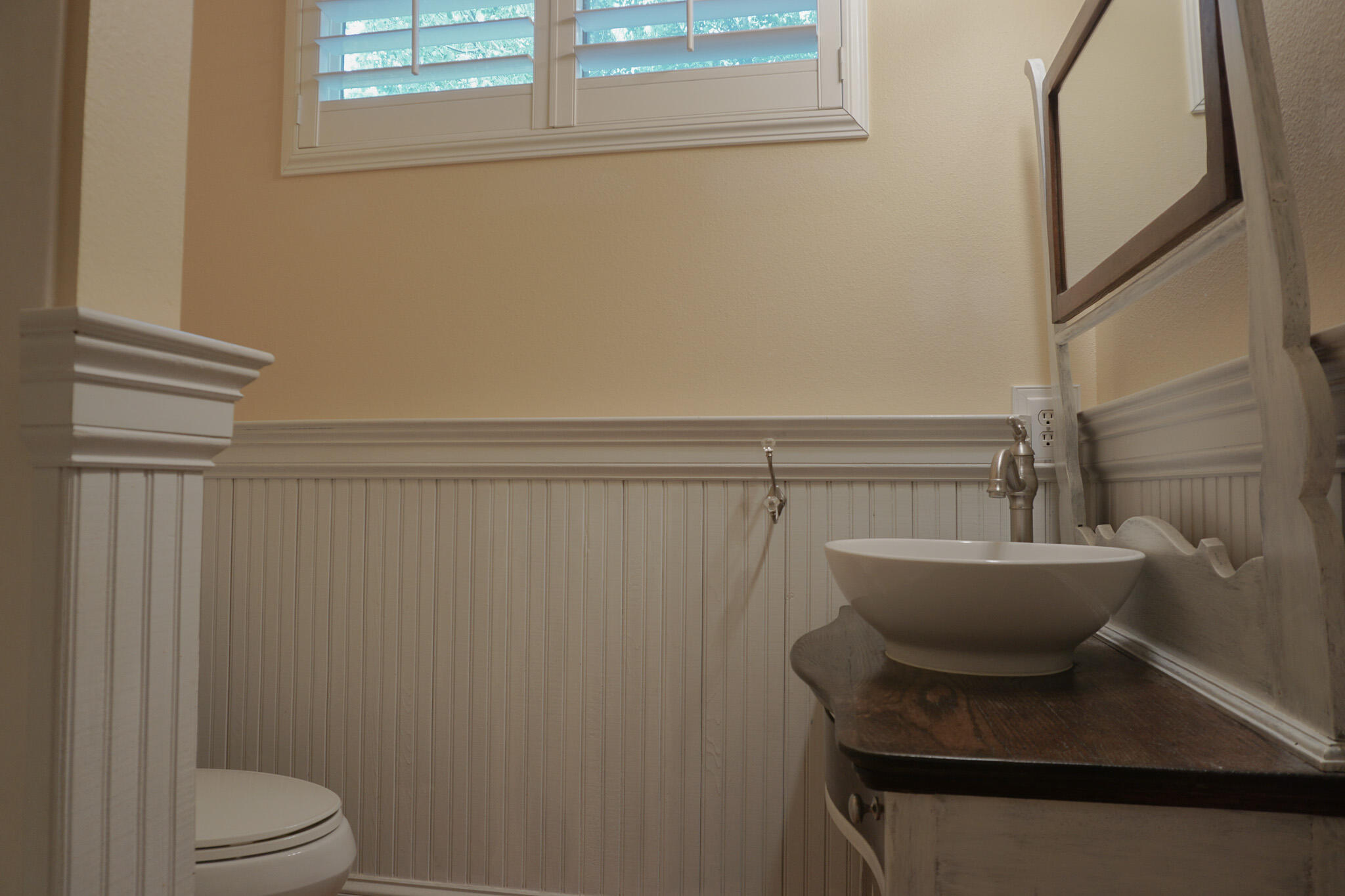 114 Eagle Drive Crestview, FL 32536 - Photo 42 of 63 a bathroom with a sink a toilet and a mirror
