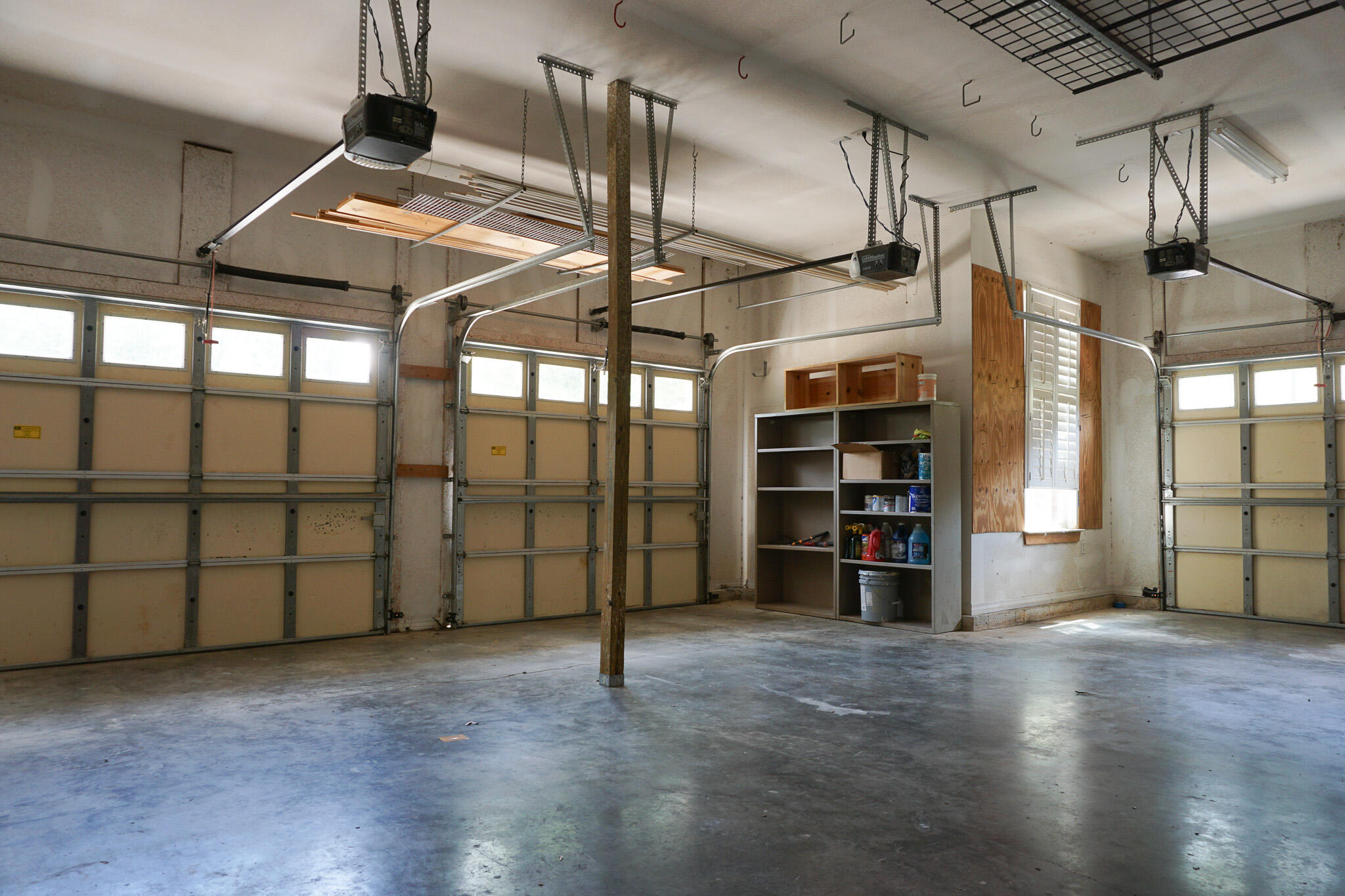 114 Eagle Drive Crestview, FL 32536 - Photo 54 of 63 a view of a garage