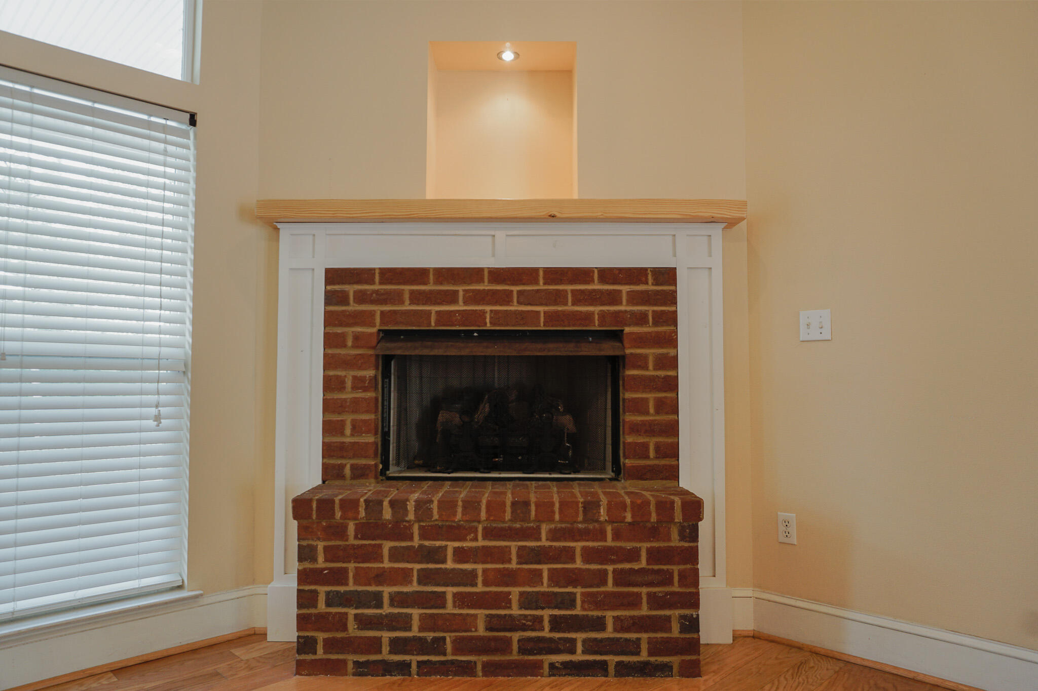 114 Eagle Drive Crestview, FL 32536 - Photo 7 of 63 a view of fireplace and wooden floor