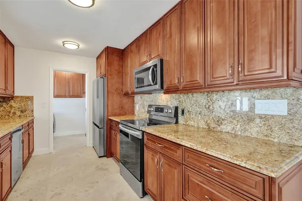 $749,000 | 2011 Northeast 34th Street, Lighthouse Point, FL 33064