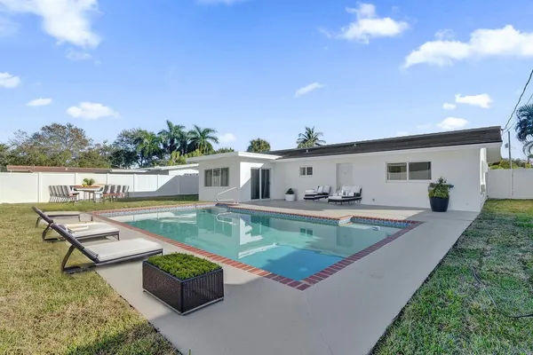 $749,000 | 2011 Northeast 34th Street, Lighthouse Point, FL 33064