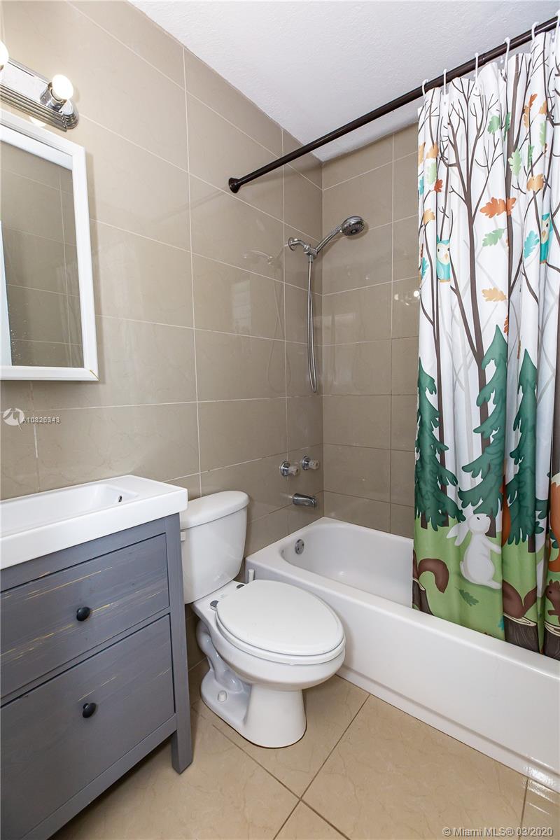 5715 Arthur Street Hollywood, FL 33021 - Photo 7 of 23