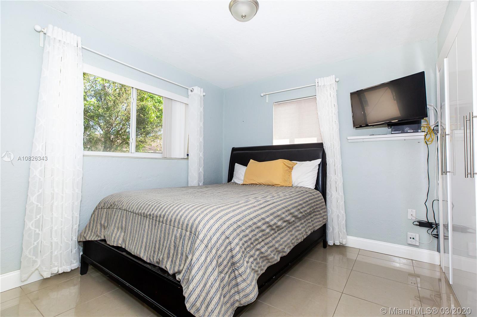 5715 Arthur Street Hollywood, FL 33021 - Photo 8 of 23