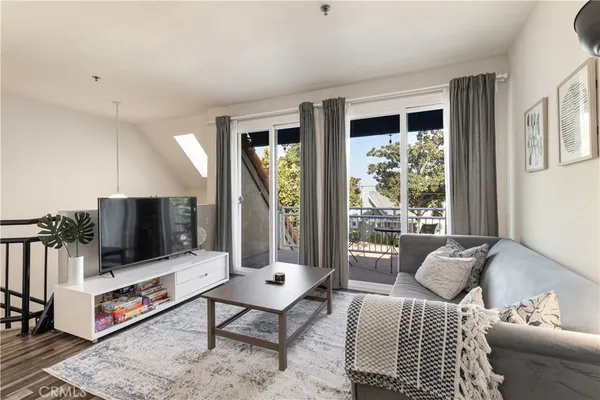 $4,000 | 801 South 2nd Street, Unit 4, Alhambra, CA 91801