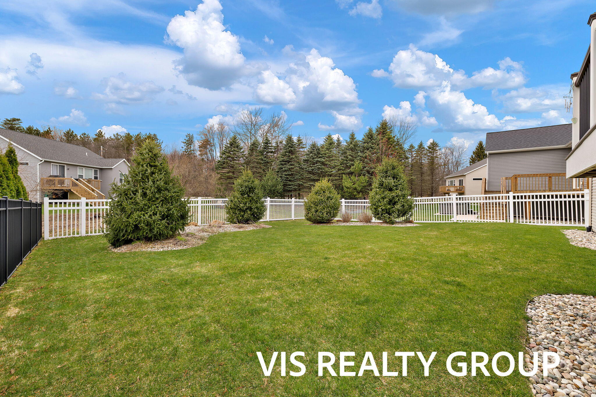 16501 Wickshire Pl Spring Lake Spring Lake, MI 49456 - Photo 2 of 78 62-web-or-mls-2R9A6925