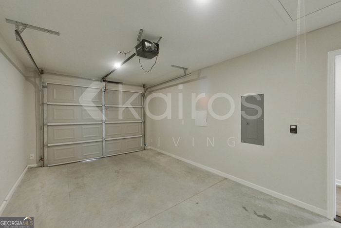 122 Cottage Grove Road Brunswick, GA 31525 - Photo 17 of 20 a view of an empty room