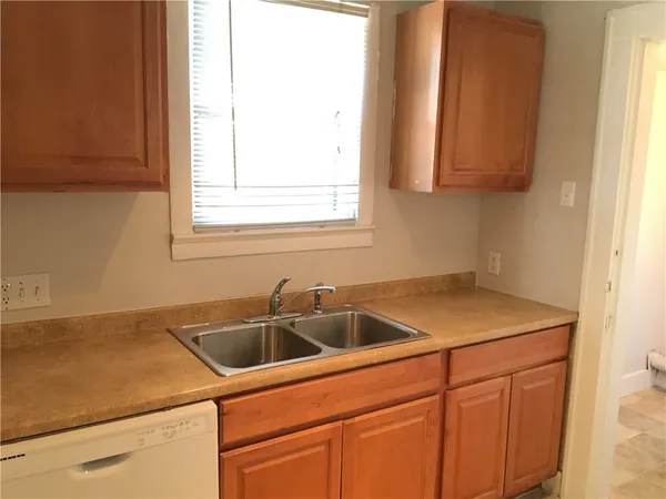 $2,550 | 812 East 30th Street, Austin, TX 78705