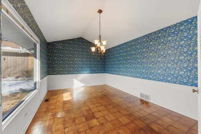 $677,000 | 729 Burning Tree Lane, Naperville, IL 60563