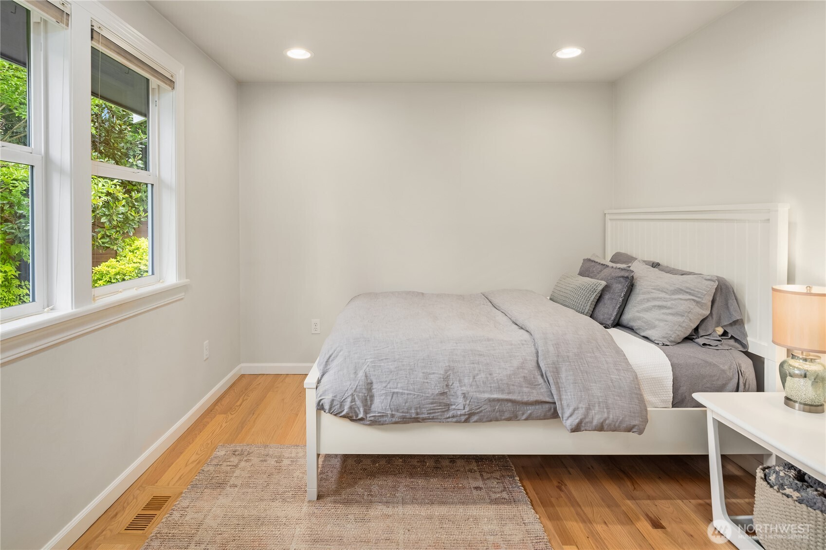 717 West Cremona Street Seattle, WA 98119 - Photo 19 of 30