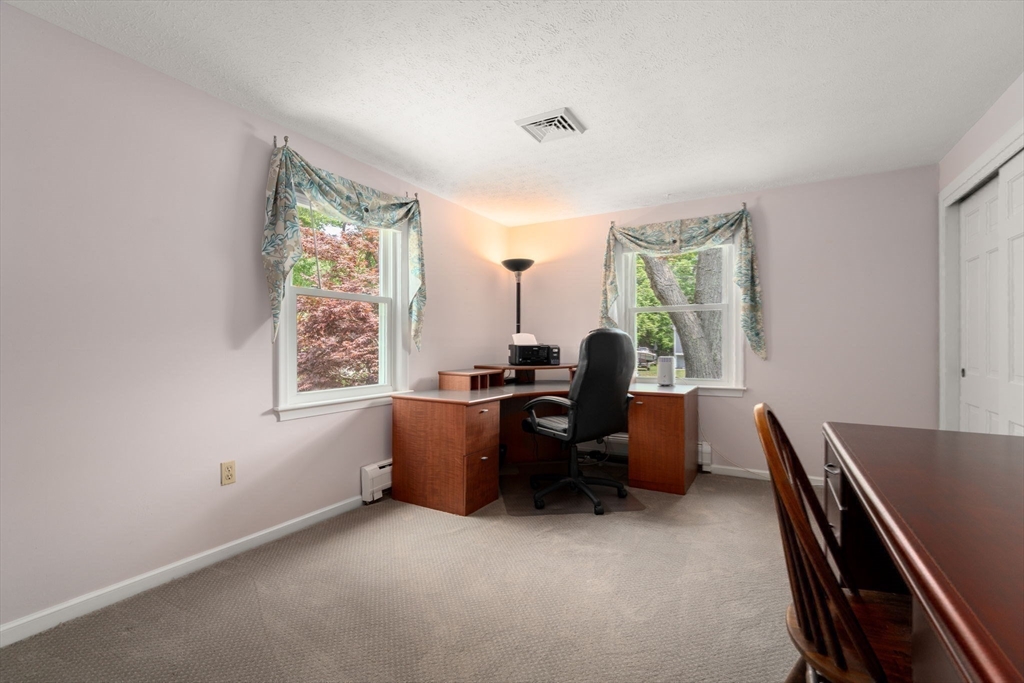 18 Liberty Road Marshfield, MA 02050 - Photo 16 of 33