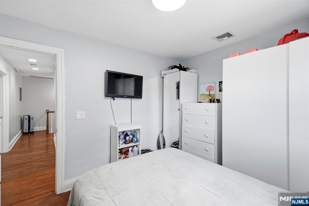 118 Howard Avenue Rochelle Park, NJ 07662 - Photo 23 of 32