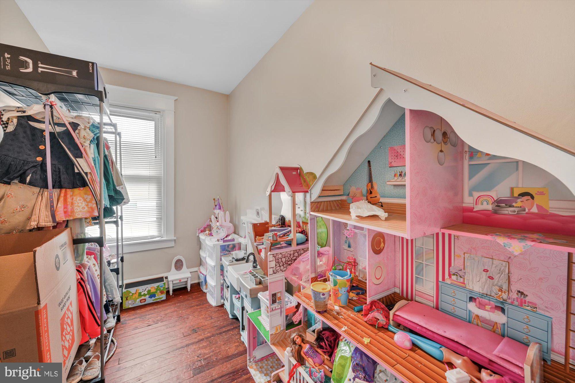 50 Delp Road Lancaster, PA 17601 - Photo 28 of 38 Walk in Closed off Bed. 3