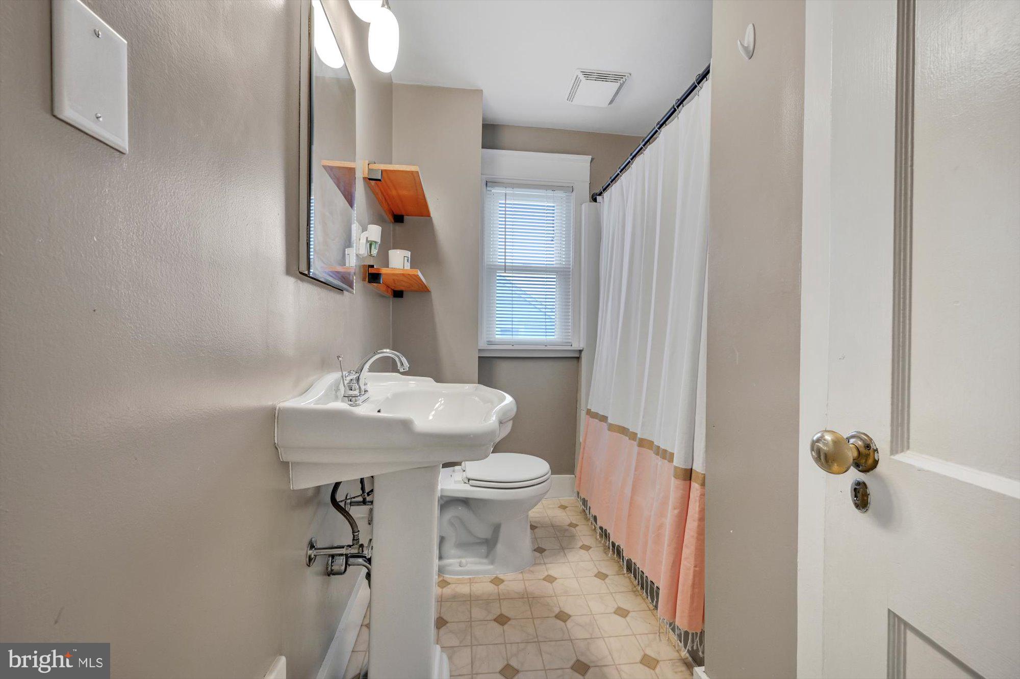 50 Delp Road Lancaster, PA 17601 - Photo 29 of 38 Hall Bath