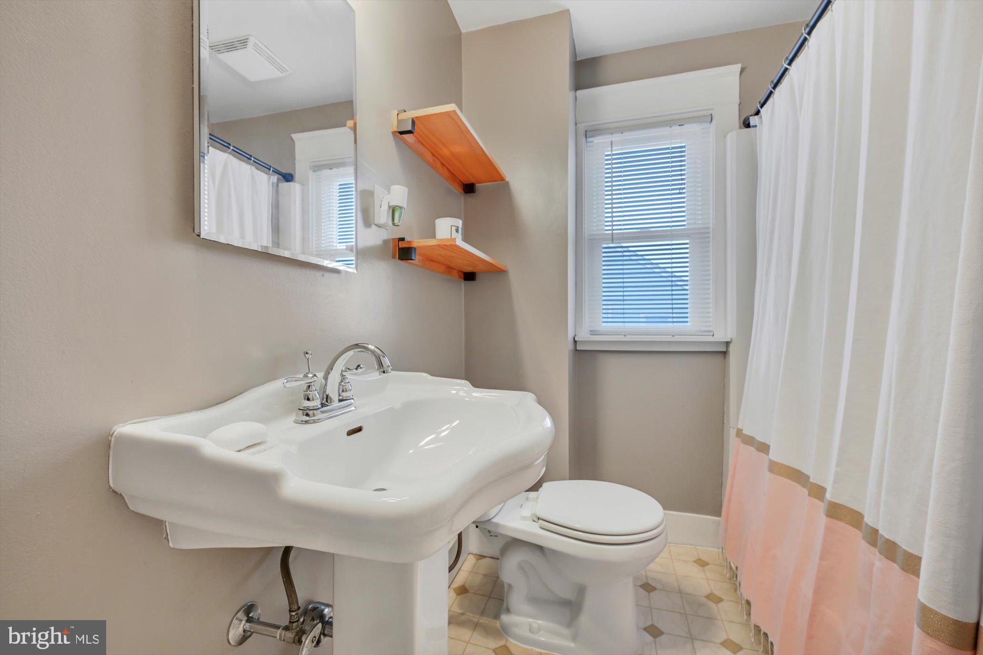 50 Delp Road Lancaster, PA 17601 - Photo 30 of 38 Hall Bath