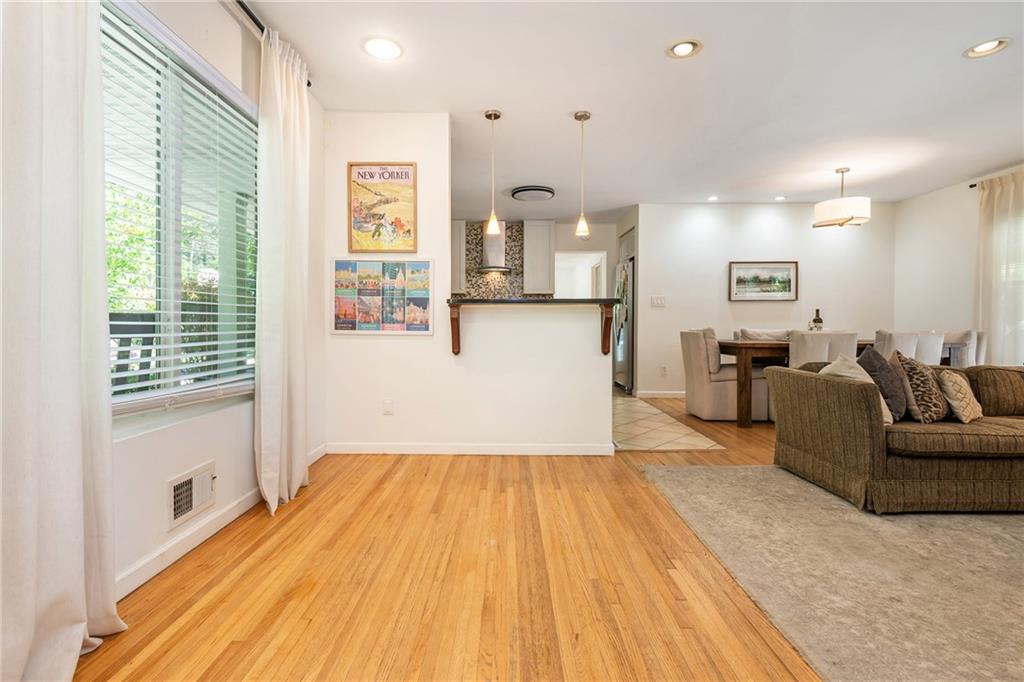 2558 Woodacres Road Northeast Atlanta, GA 30345 - Photo 10 of 37