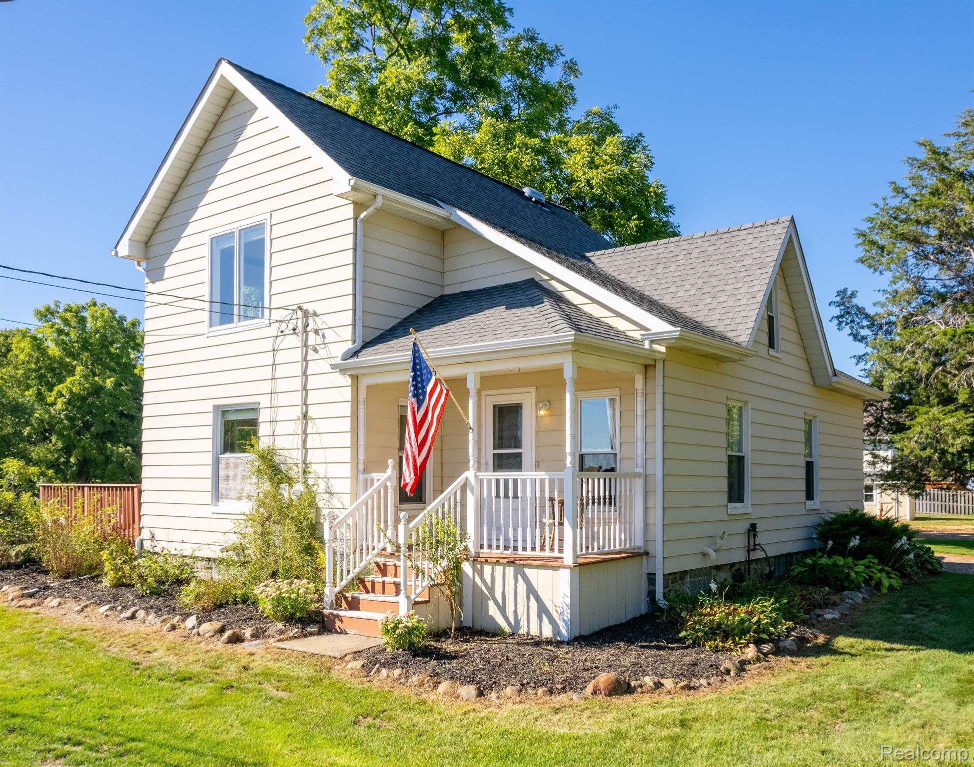 6595 Bennett Lake Road Fenton, MI 48430 - Photo 1 of 29 Gallery Image 1