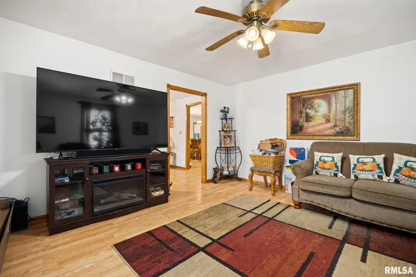 $209,990 | 13931 2nd Street, Pekin, IL 61554