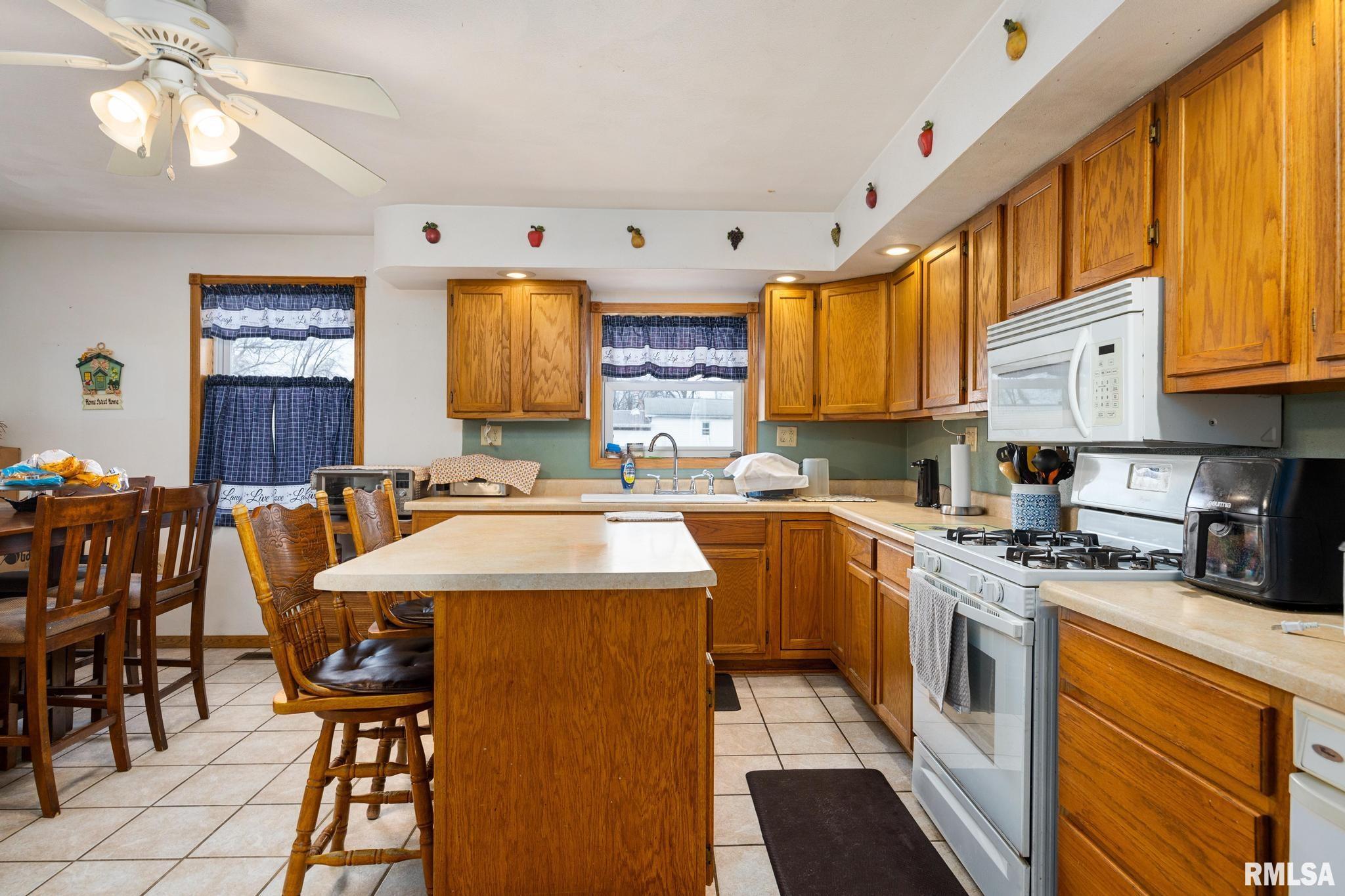 13931 2nd Street Pekin, IL 61554 - Photo 18 of 39