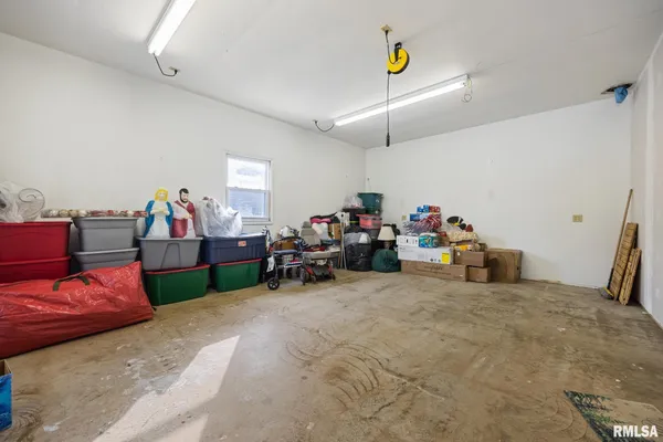 $209,990 | 13931 2nd Street, Pekin, IL 61554