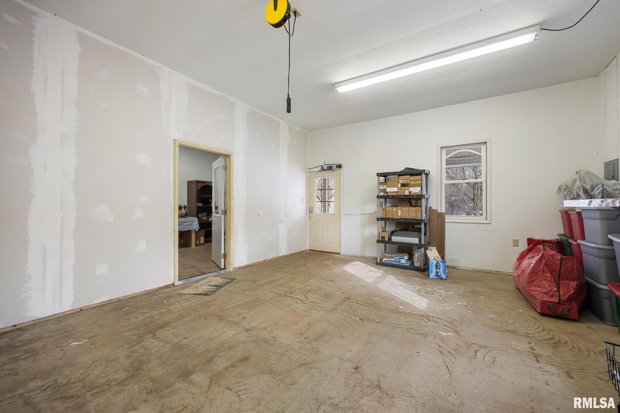 13931 2nd Street Pekin, IL 61554 - Photo 30 of 39