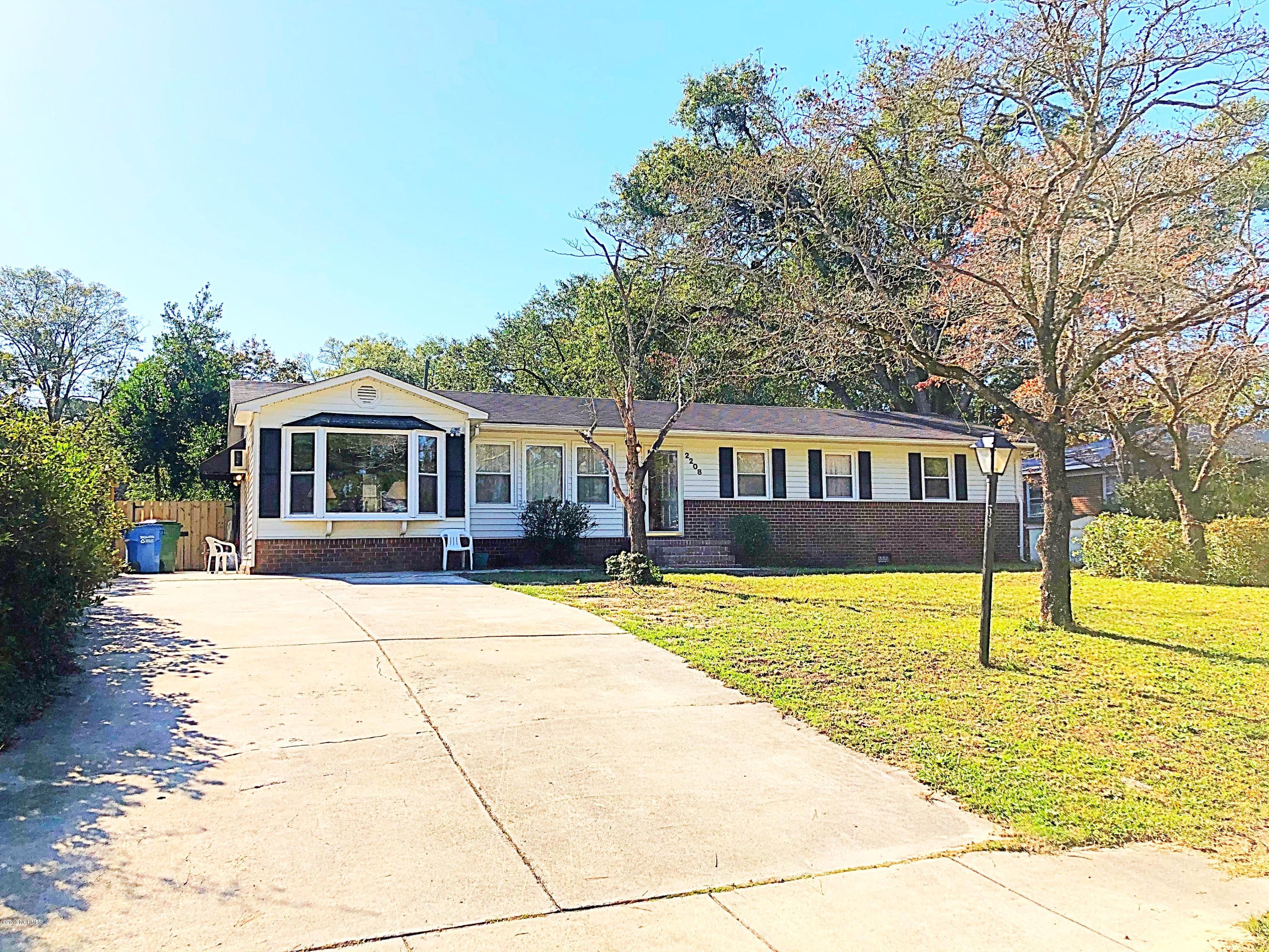 2208 Shirley Road Wilmington, NC 28405 - Photo 4 of 26 9555E976-D736-4F9F-ABF0-54635920E4DC