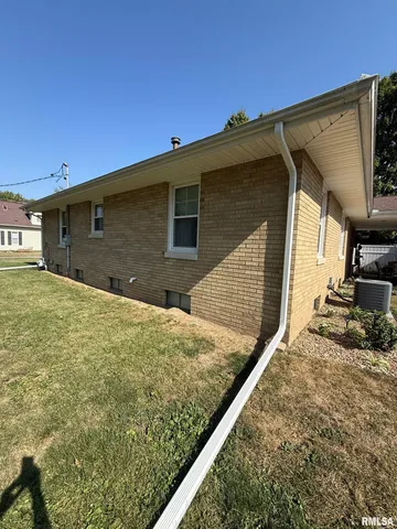 $160,000 | 211 West MacArthur Avenue, Lewistown, IL 61542
